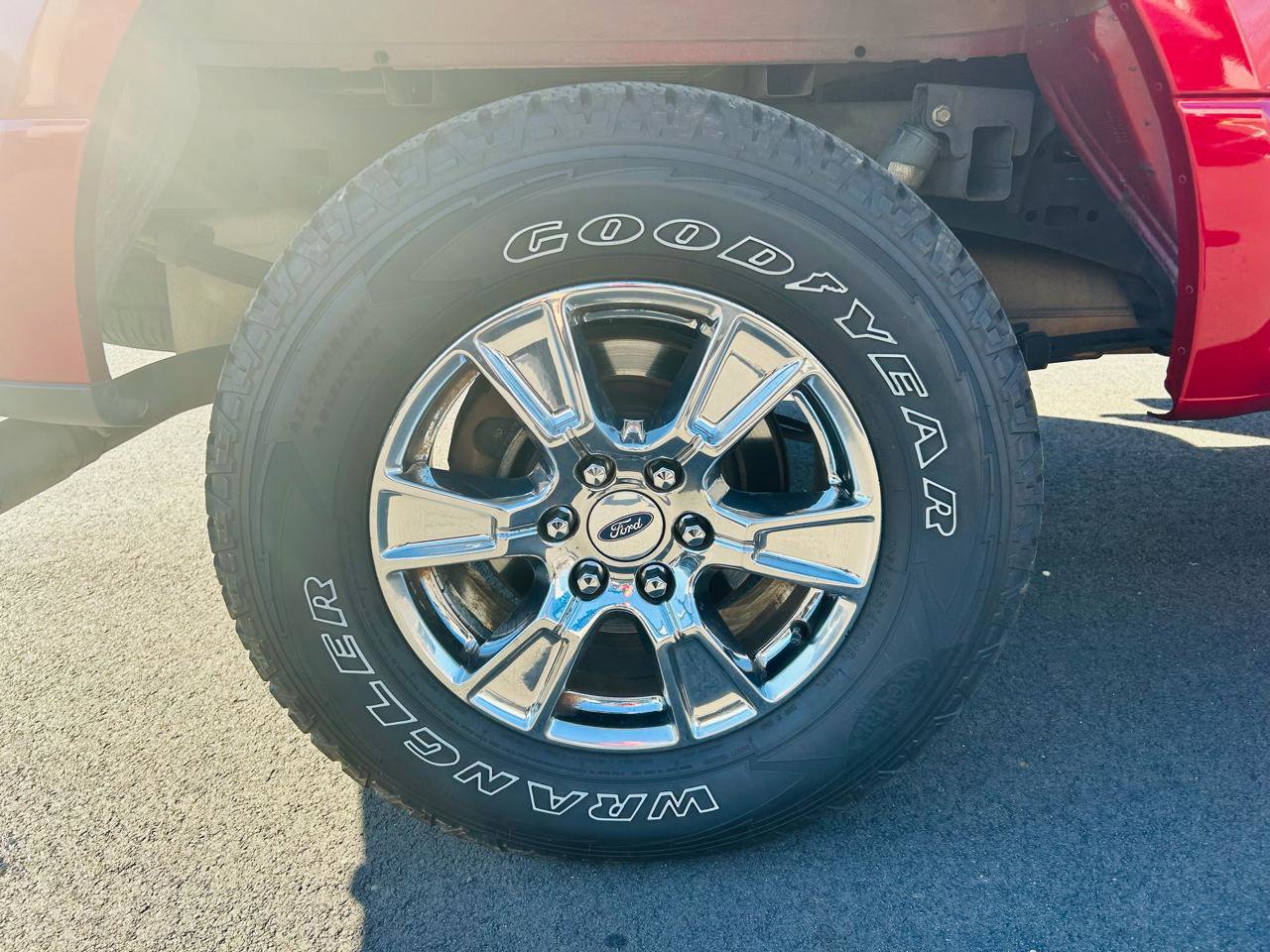 Used 2015 Ford F150 XLT w/ Equipment Group 302A Luxury AWD/4WD image 12