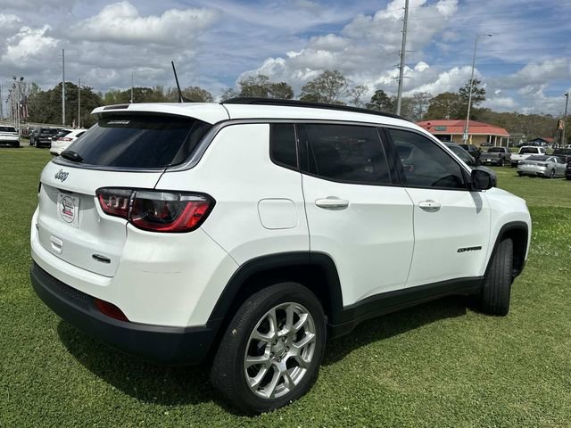 Used 2023 Jeep Compass Latitude image 8