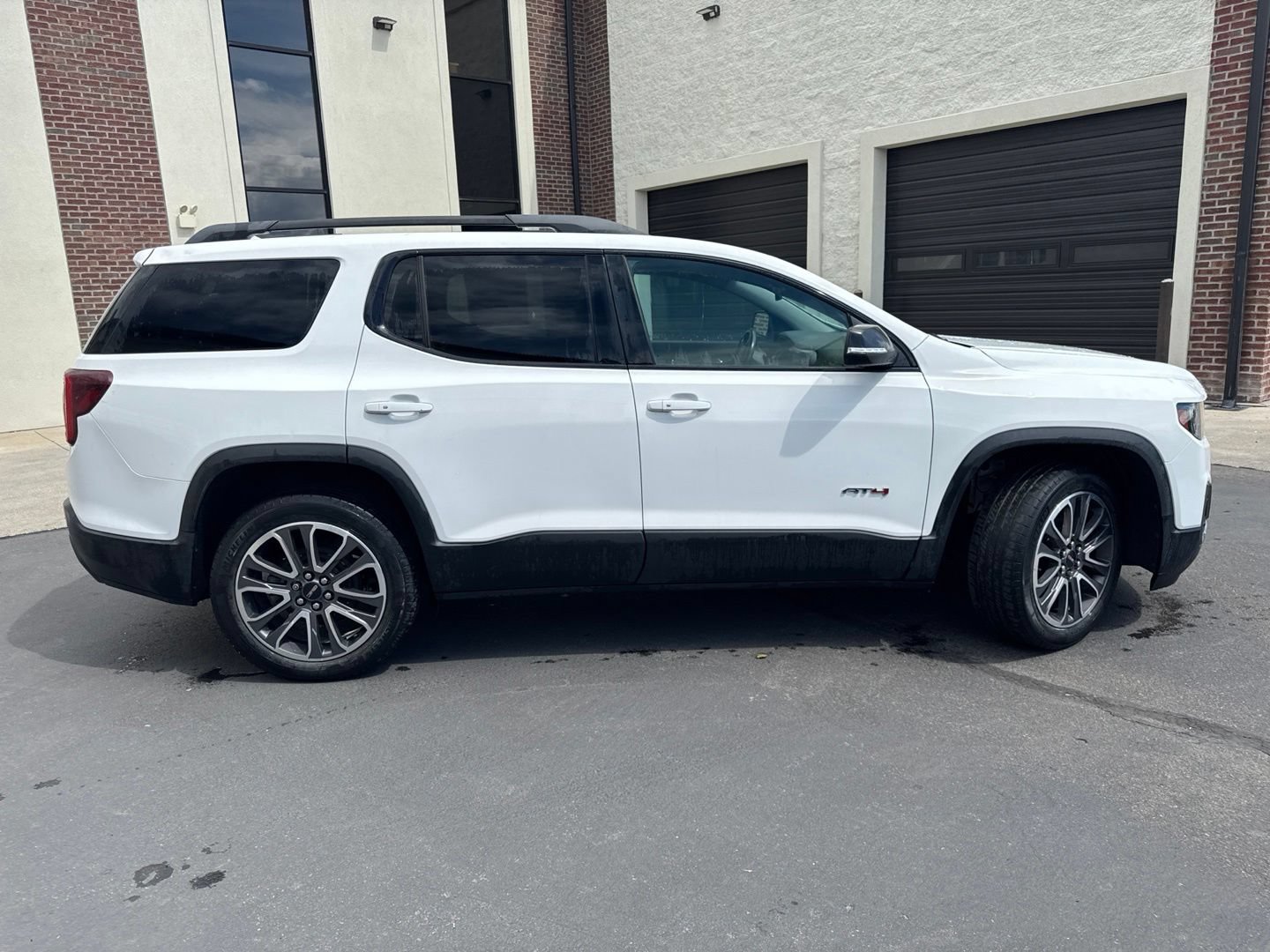 Used 2020 GMC Acadia AT4 w/ Driver Alert Package II AWD/4WD image 9
