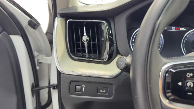 Used 2019 Volvo XC60 T5 Inscription w/ Protection Package AWD/4WD image 26