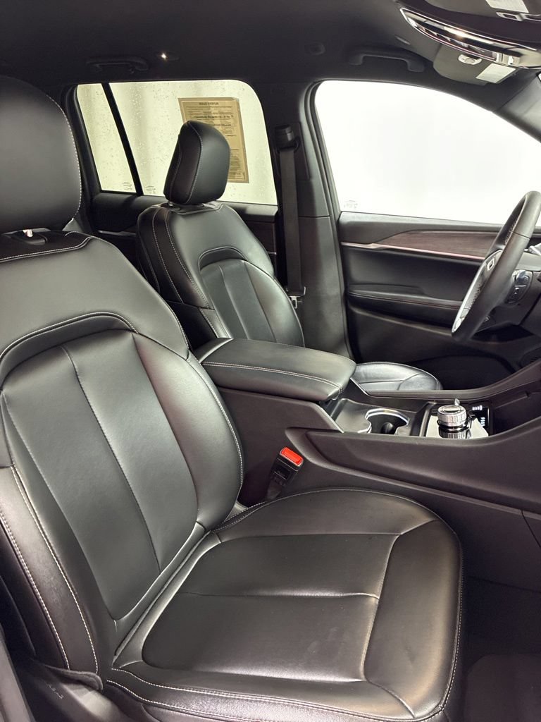 Used 2024 Jeep Grand Cherokee Limited AWD/4WD image 29