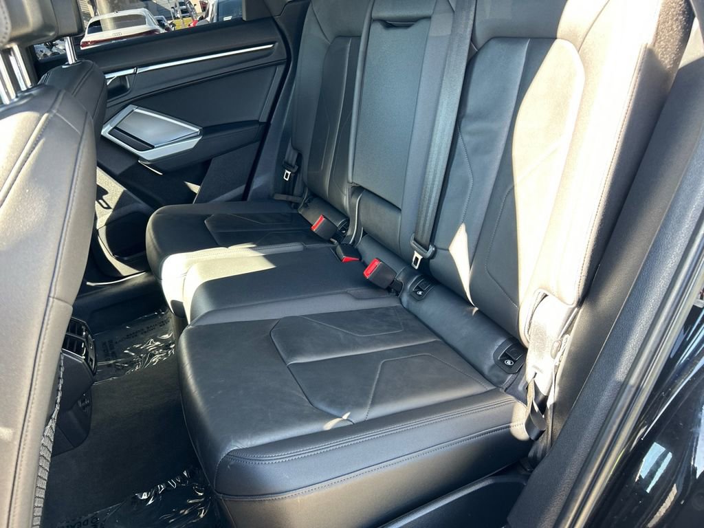 Used 2020 Audi Q3 2.0T Premium w/ Convenience Package AWD/4WD image 12