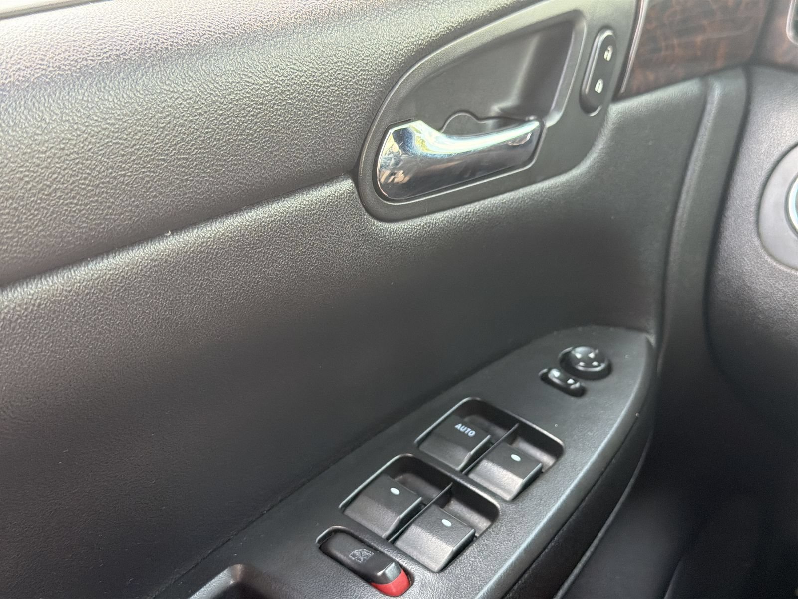 Used 2012 Chevrolet Impala LT FWD image 22