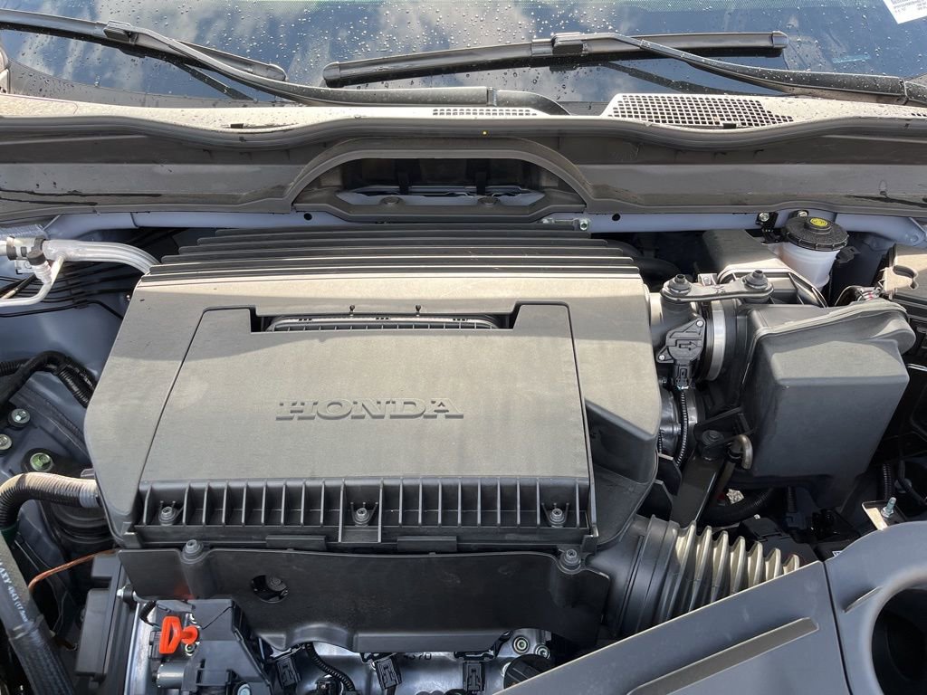 Certified 2025 Honda Pilot Sport image 13