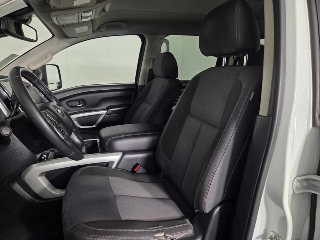 Used 2021 Nissan Titan SV w/ SV Convenience Package AWD/4WD image 11