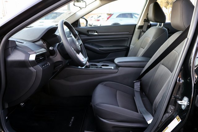 Used 2025 Nissan Altima 2.5 SV image 25