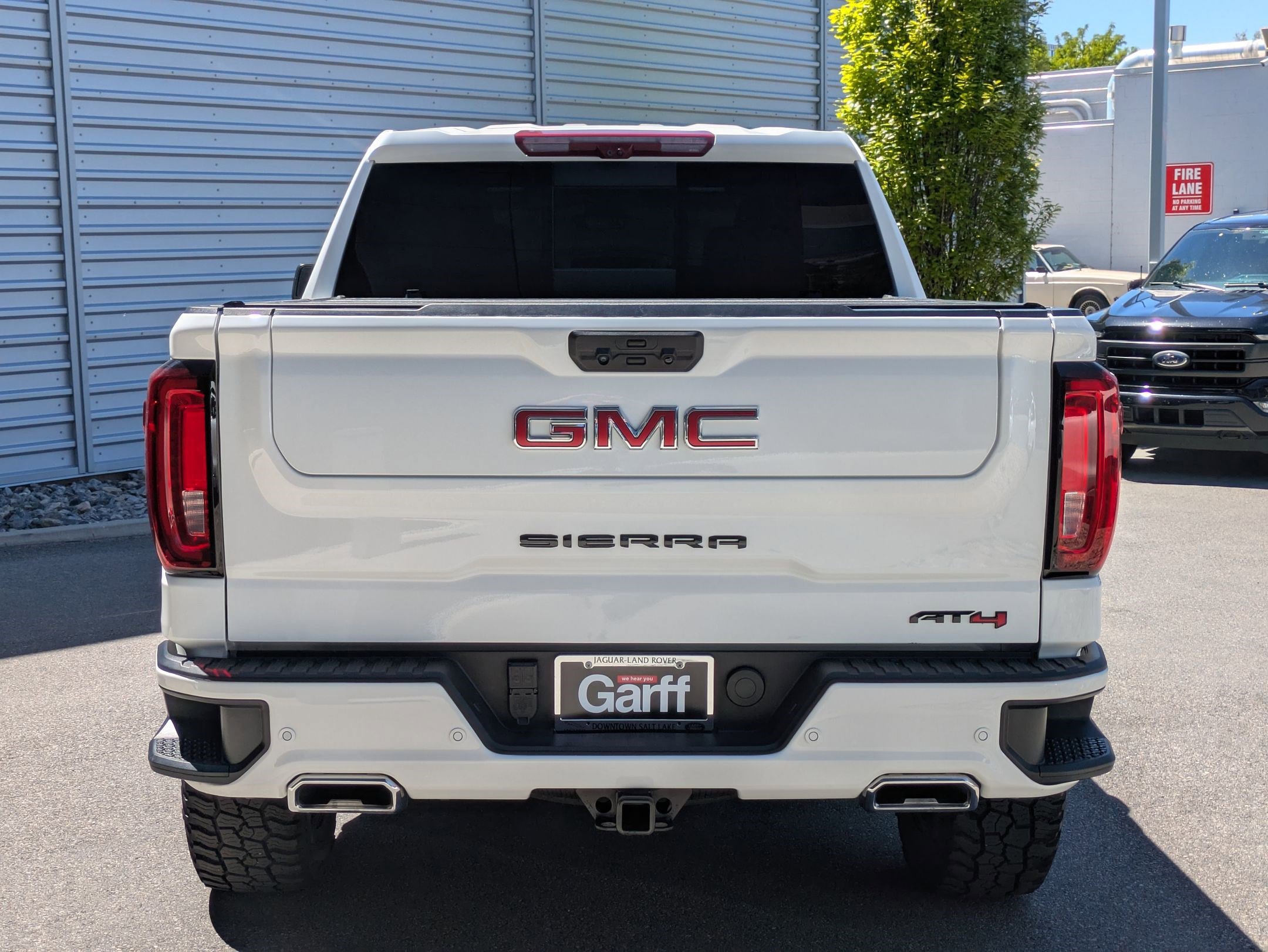 Used 2024 GMC Sierra 1500 AT4 w/ Technology Package AWD/4WD image 6