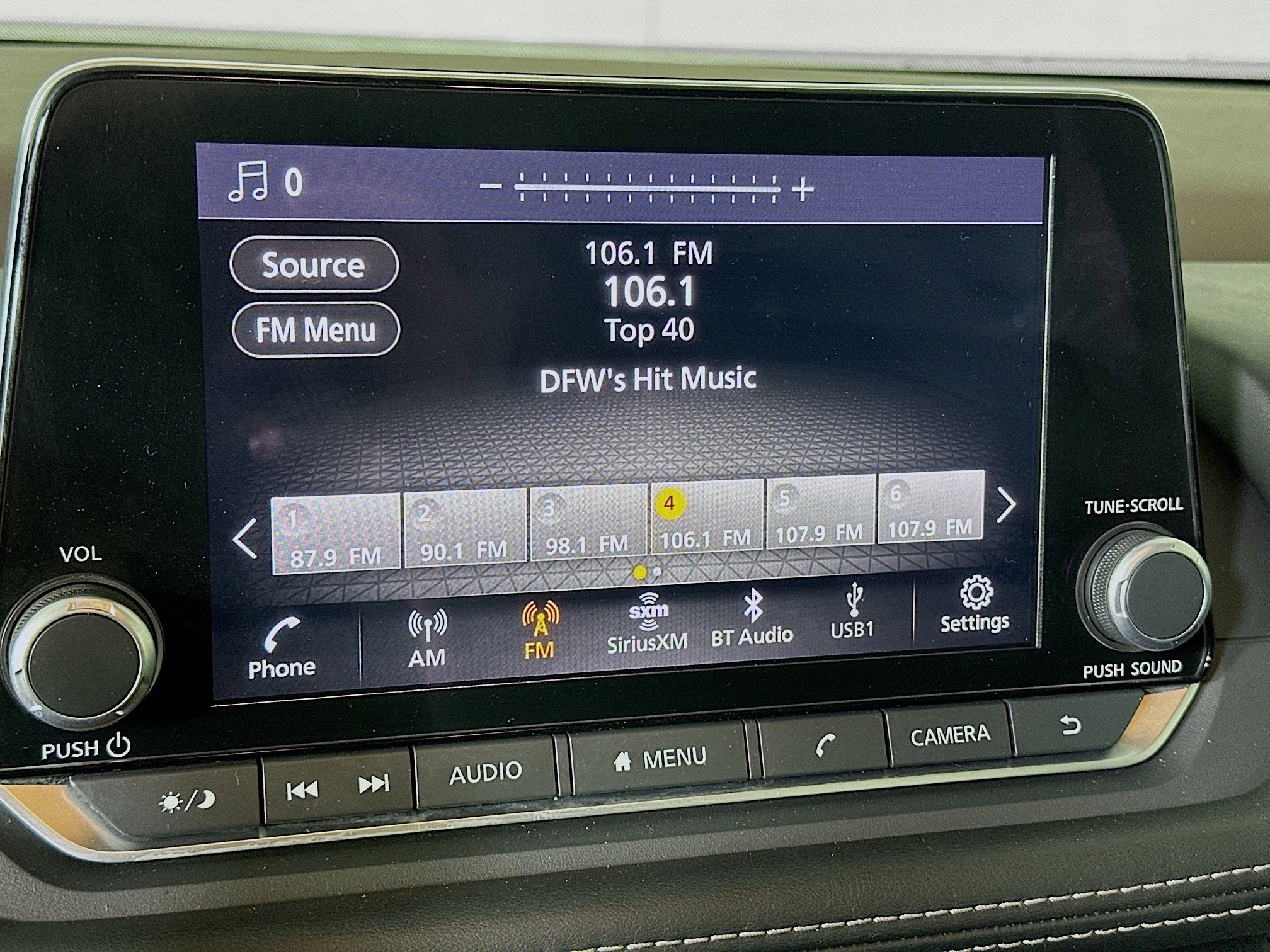 Used 2023 Nissan Rogue S image 21