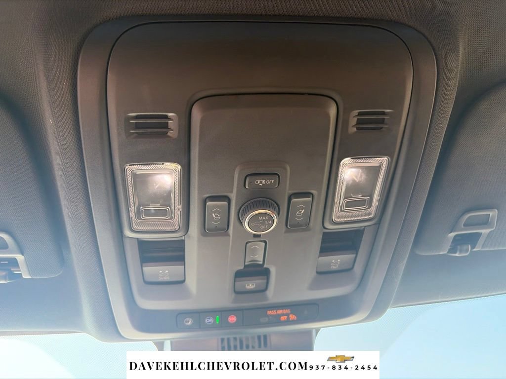 Used 2025 Chevrolet Tahoe High Country AWD/4WD image 14