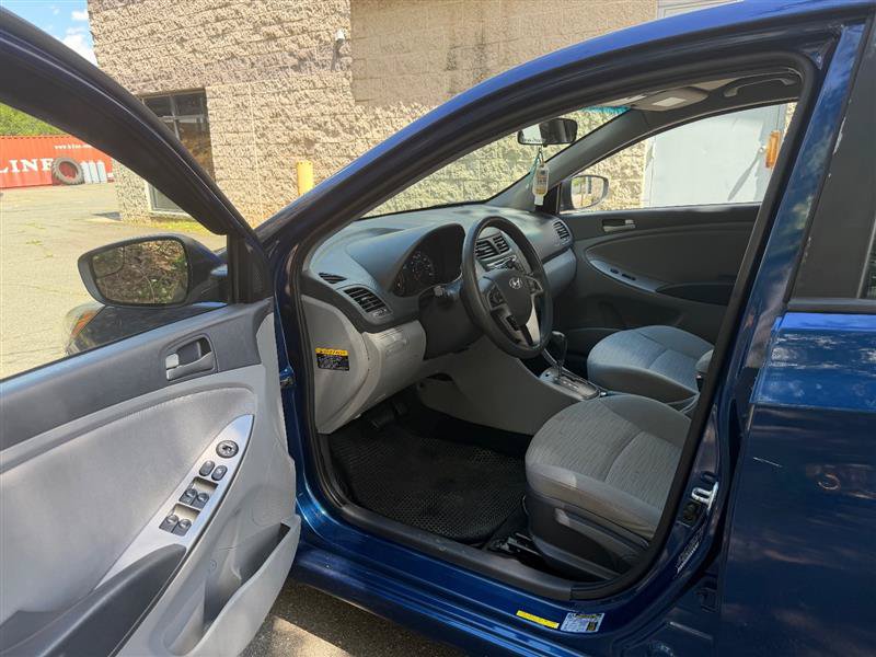 Used 2016 Hyundai Accent SE w/ Option Group 02 FWD image 10