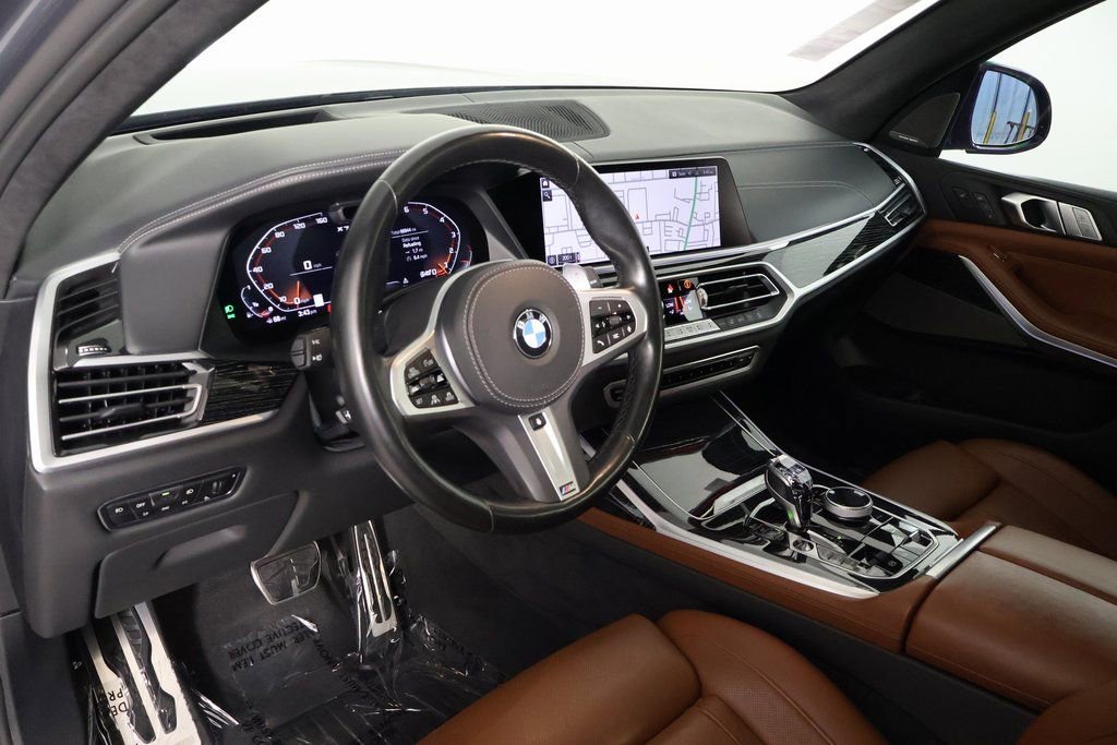 Used 2022 BMW X7 M50i image 7