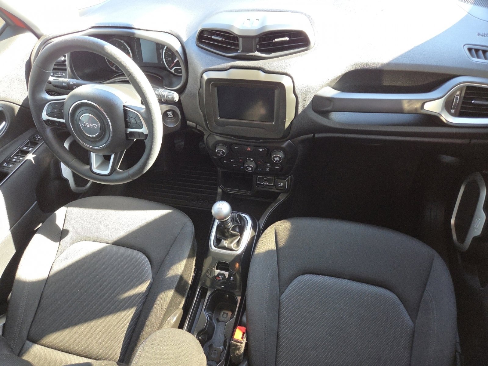 Used 2018 Jeep Renegade Sport w/ Power & Air Group image 21