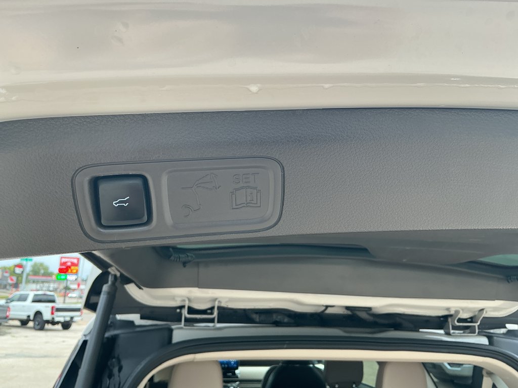 Used 2024 Lincoln Navigator L Reserve AWD/4WD image 30
