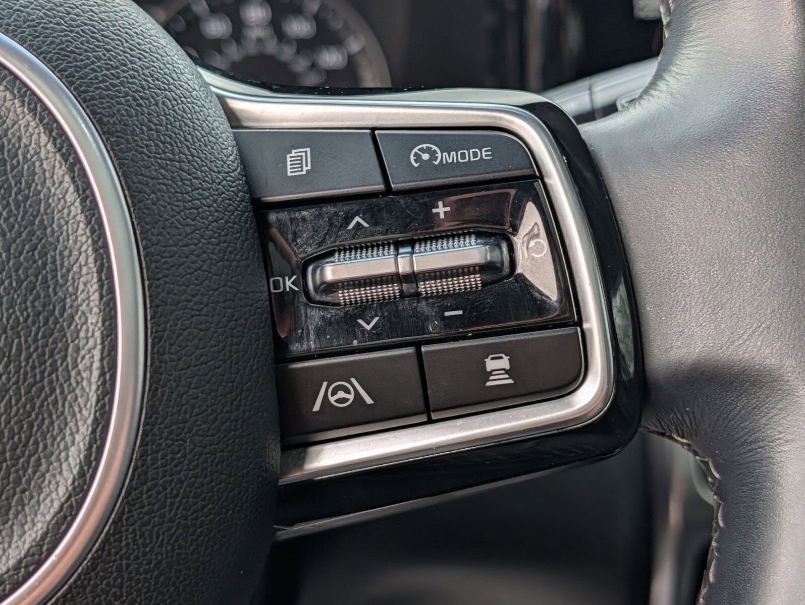 Used 2023 Kia Sorento X-Line EX image 35