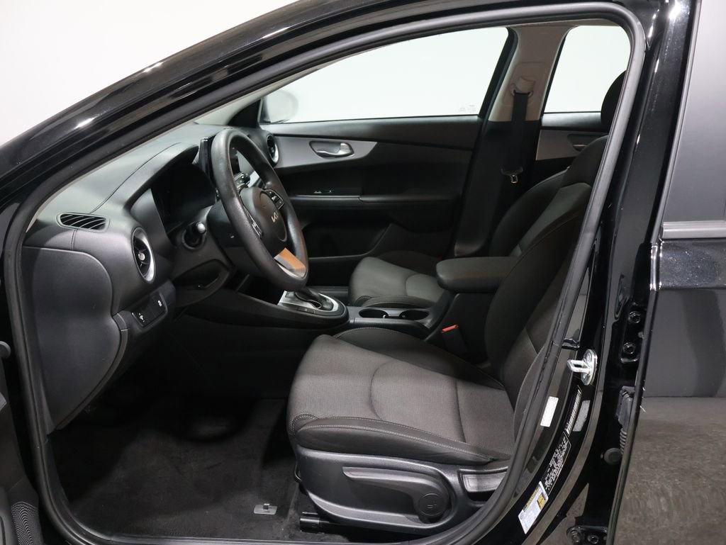 Used 2023 Kia Forte LXS image 10