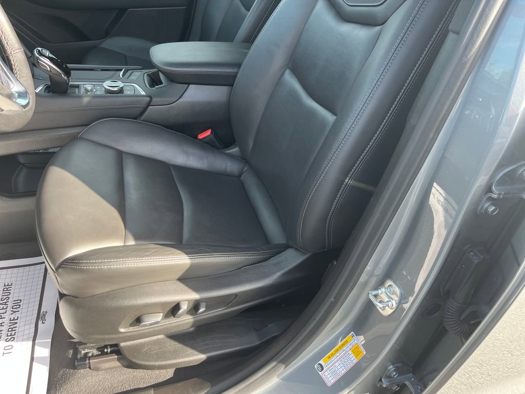Used 2025 Cadillac XT6 Premium Luxury image 21