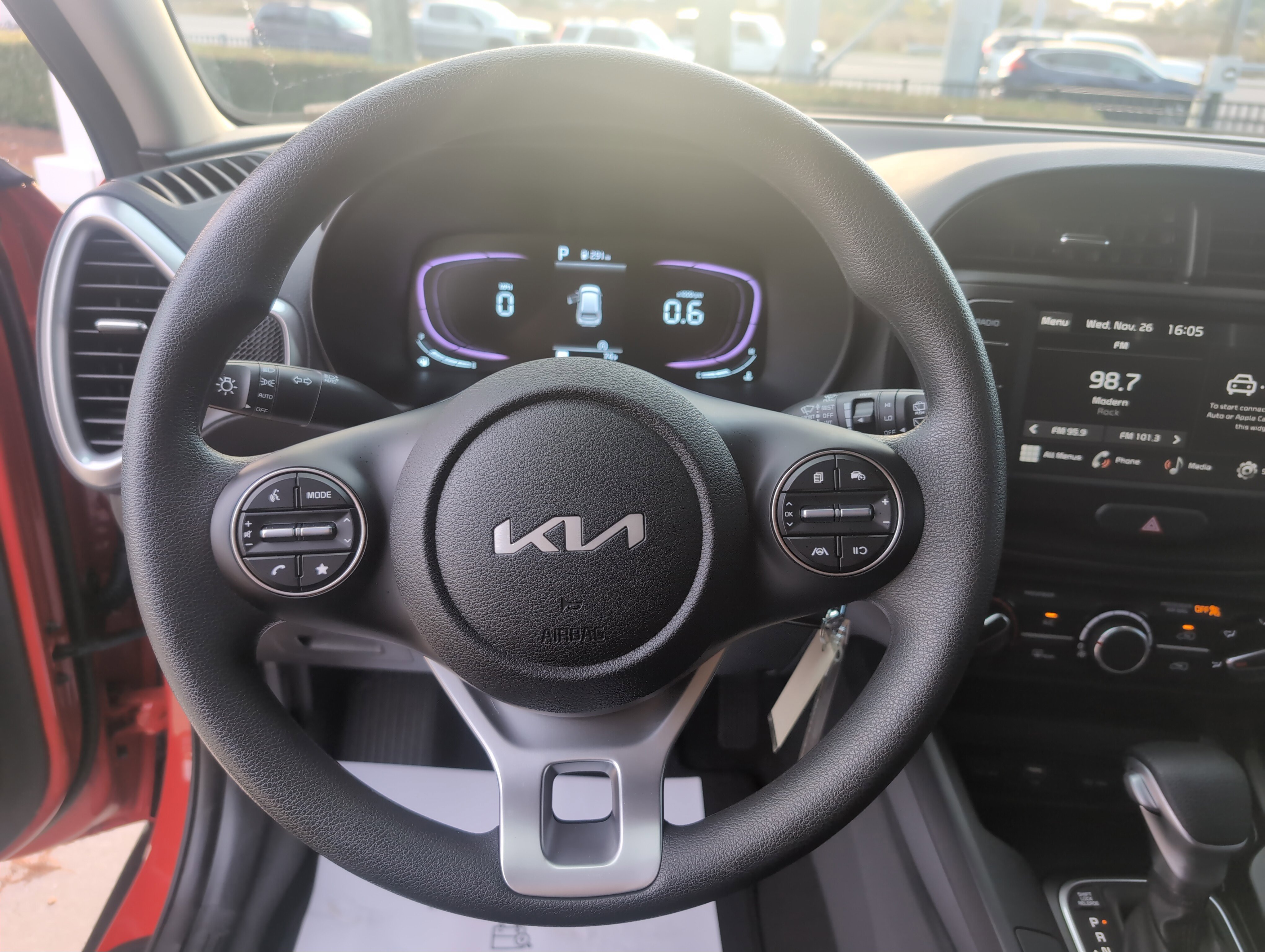 Used 2025 Kia Soul LX w/ LX Technology Package image 18