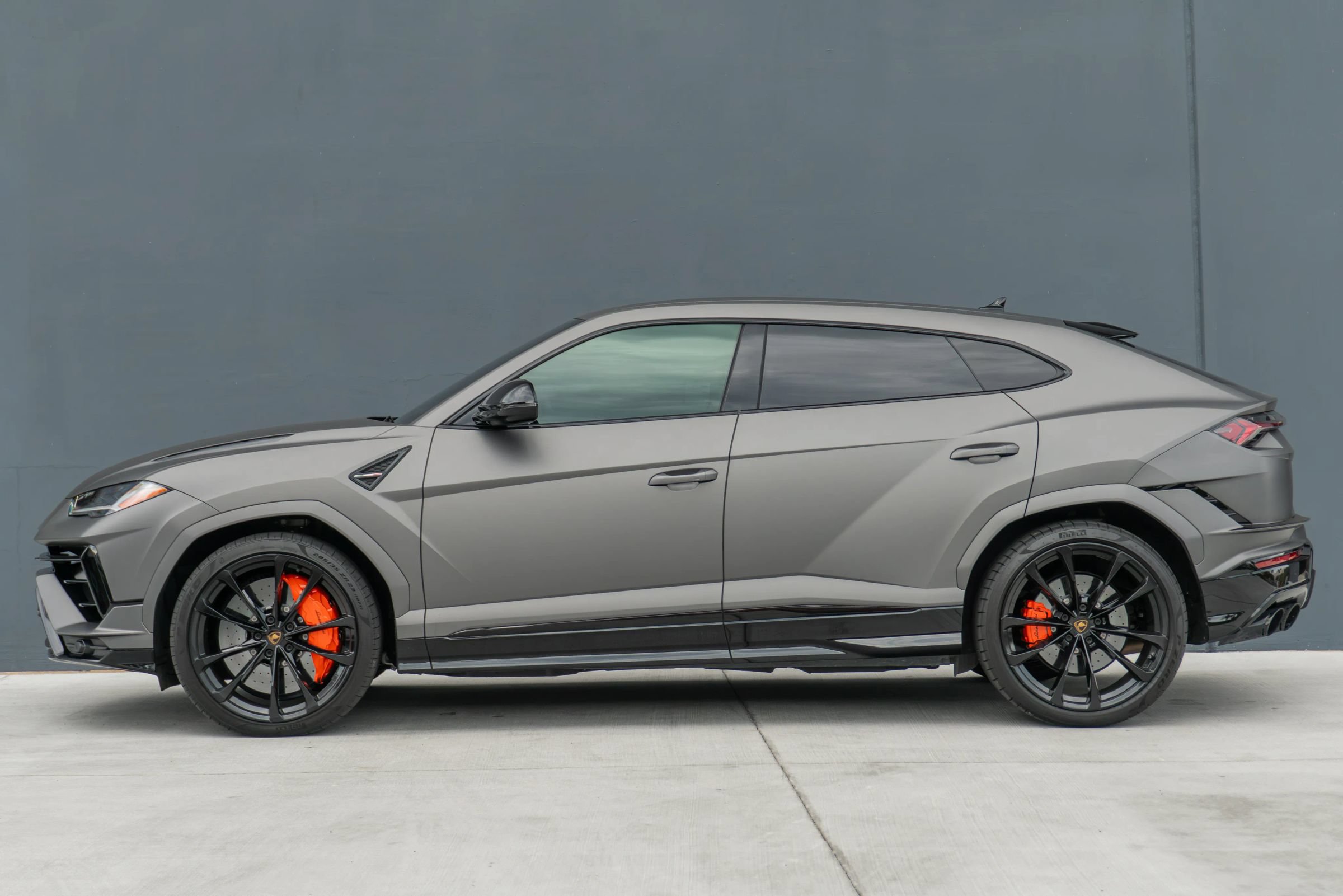 Used 2023 Lamborghini Urus S AWD/4WD image 2