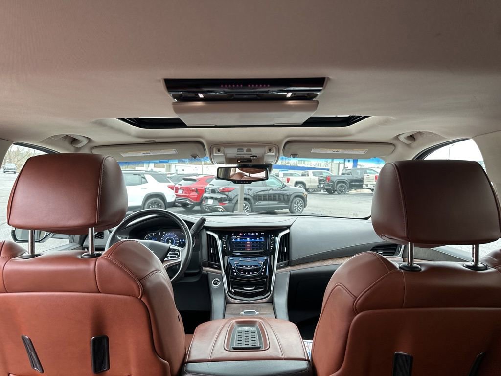 Used 2016 Cadillac Escalade ESV Luxury image 17