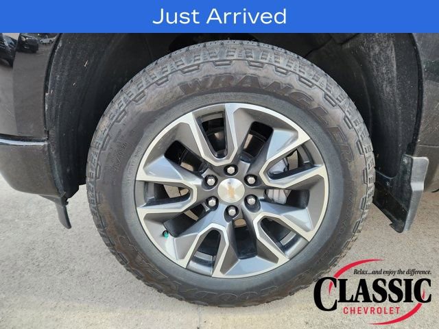 Used 2024 Chevrolet Silverado 1500 LT w/ Z71 Off-Road Package image 17