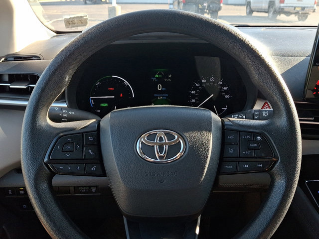 Used 2022 Toyota Sienna LE image 18