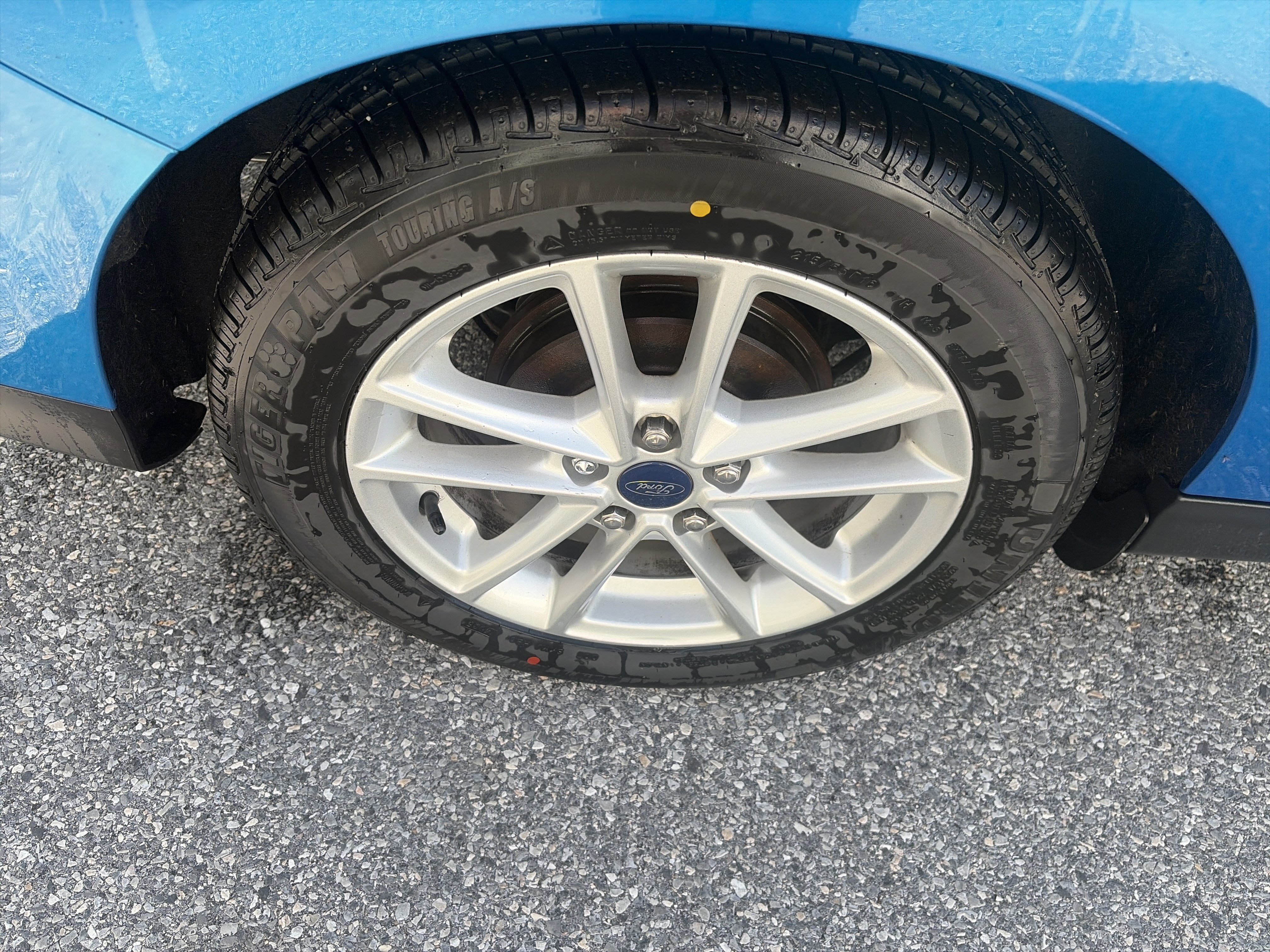 Used 2016 Ford Focus SE w/ SE Cold Weather Package FWD image 11