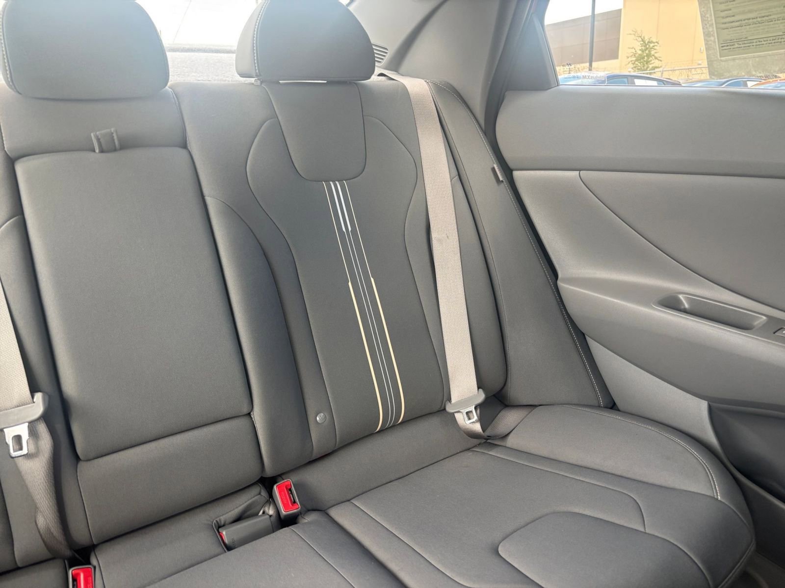 Used 2025 Hyundai Elantra SEL FWD image 38