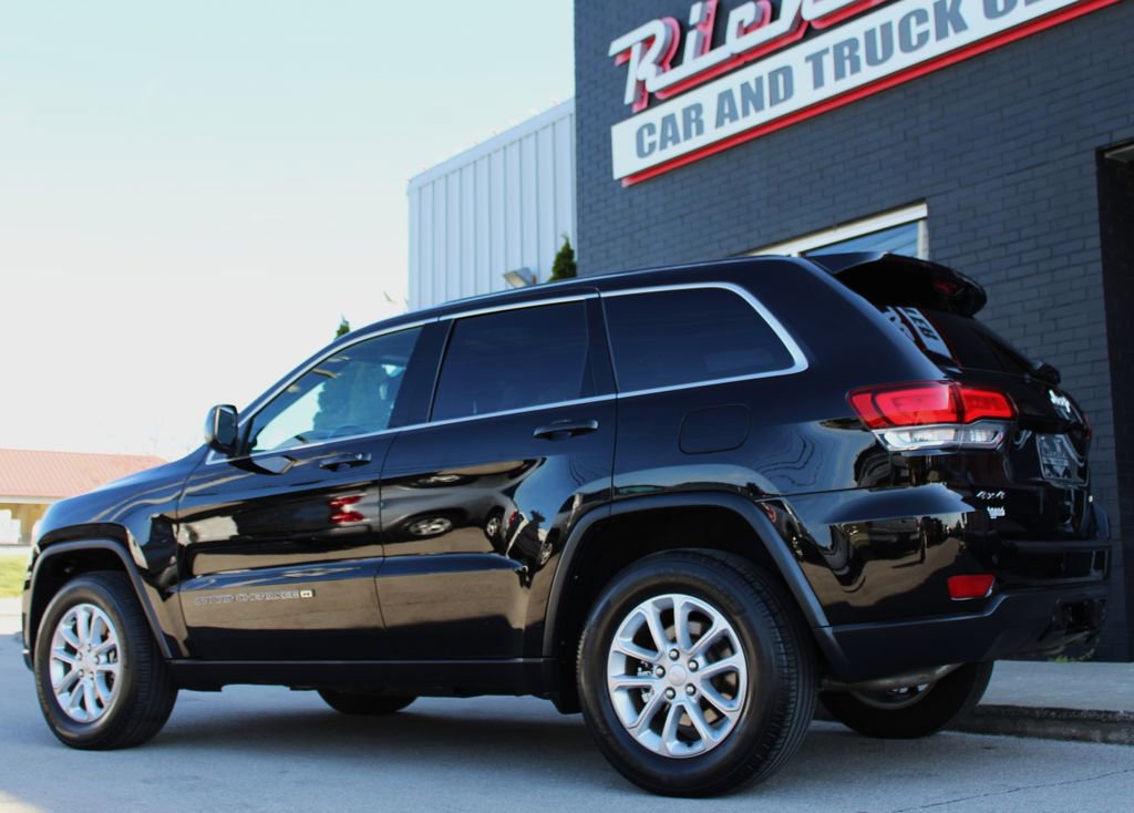 Used 2022 Jeep Grand Cherokee Laredo E AWD/4WD image 16