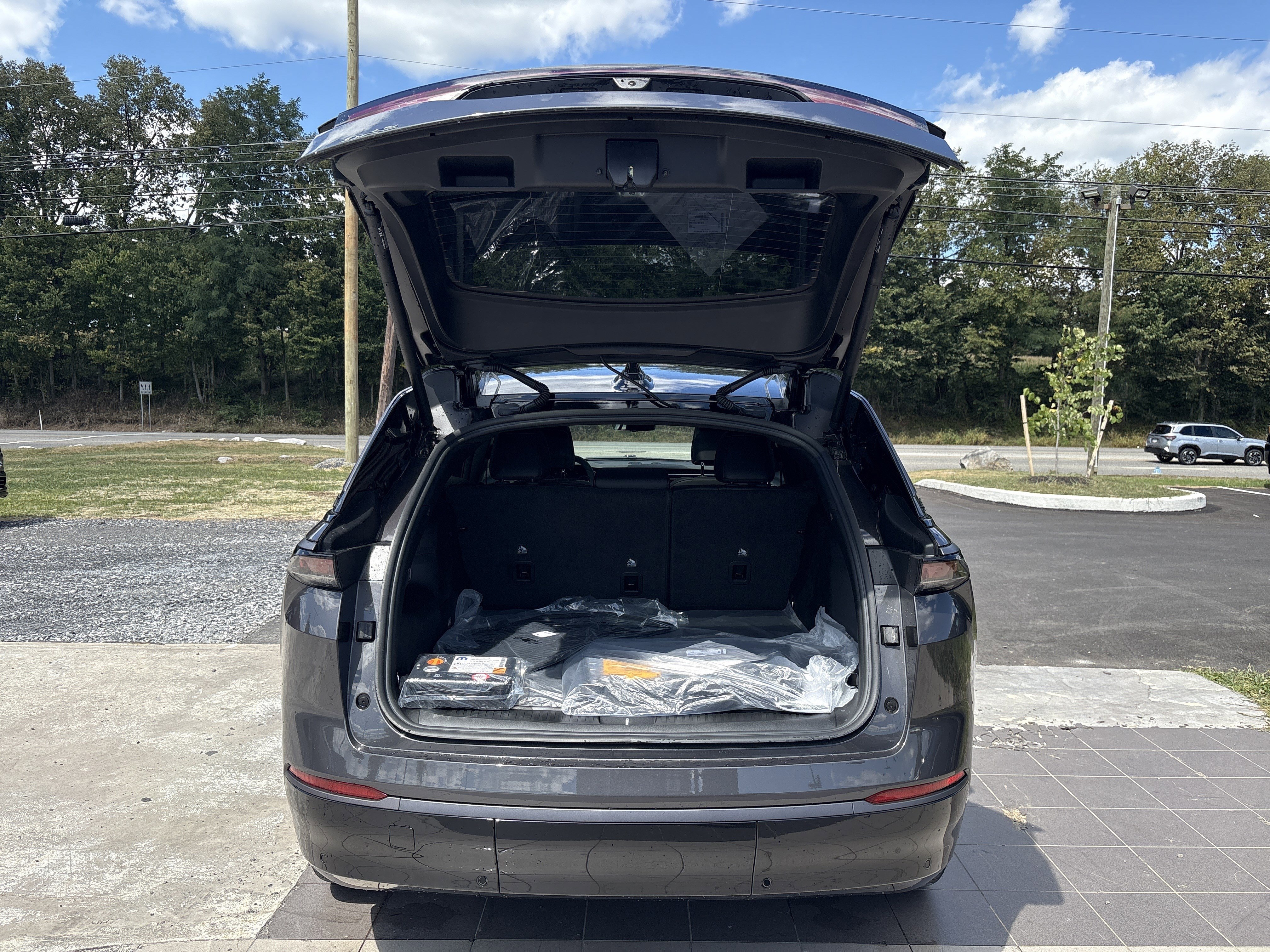 New 2025 Jeep Wagoneer Launch Edition w/ Trailer Tow Group image 12