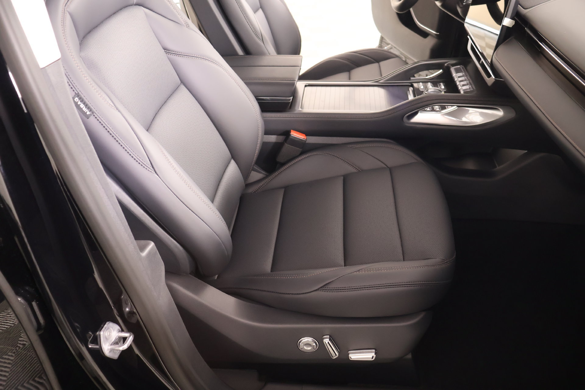 New 2026 Lincoln Nautilus Premier AWD/4WD image 14