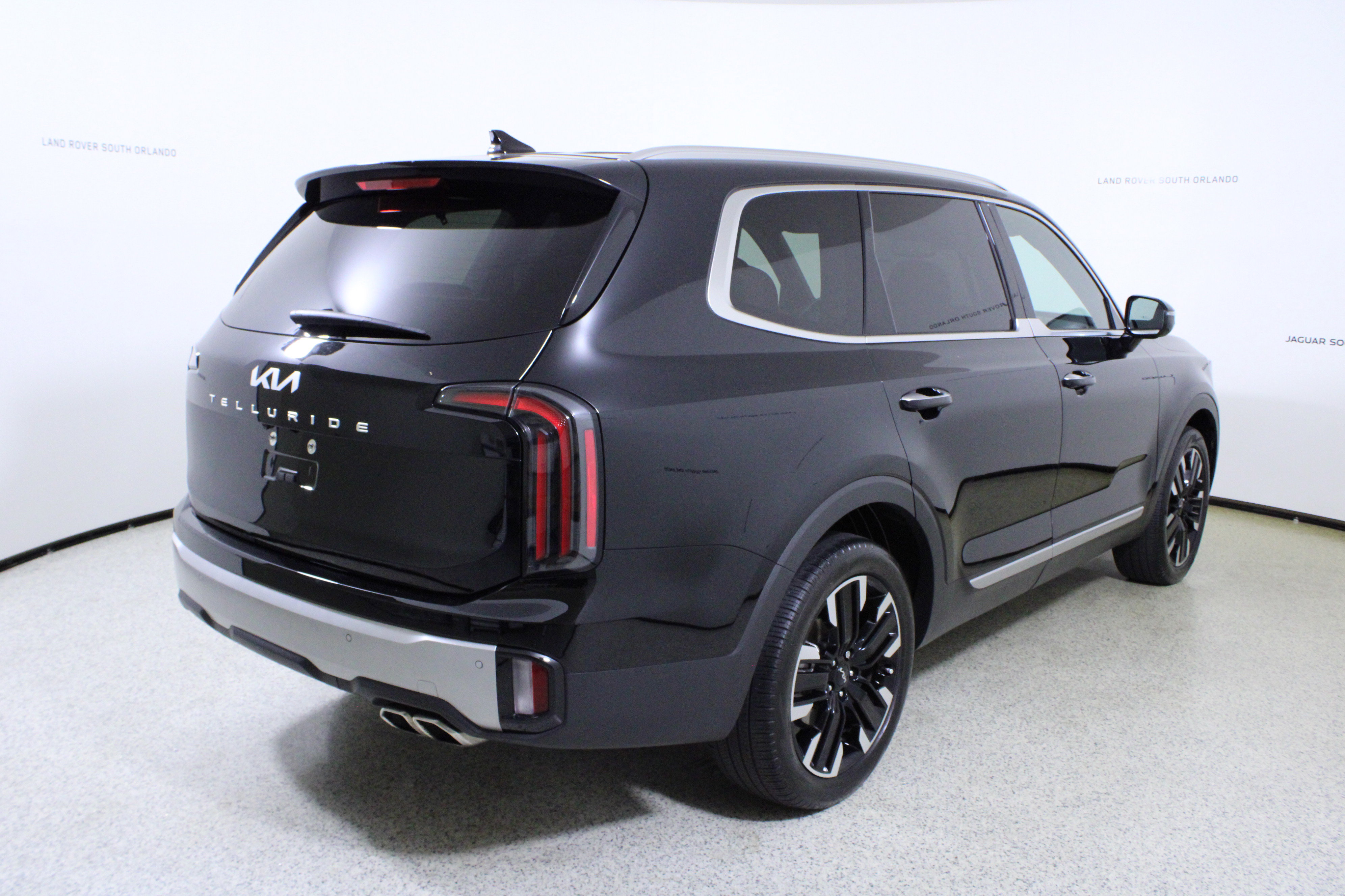 Used 2024 Kia Telluride SX FWD image 7