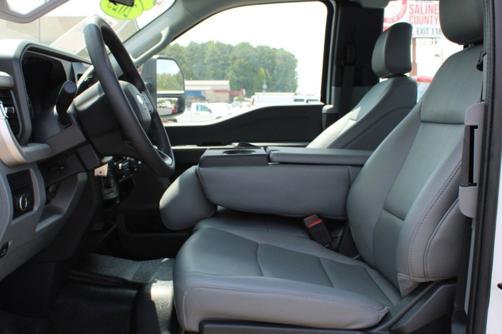 Used 2025 Ford F250 XLT image 13