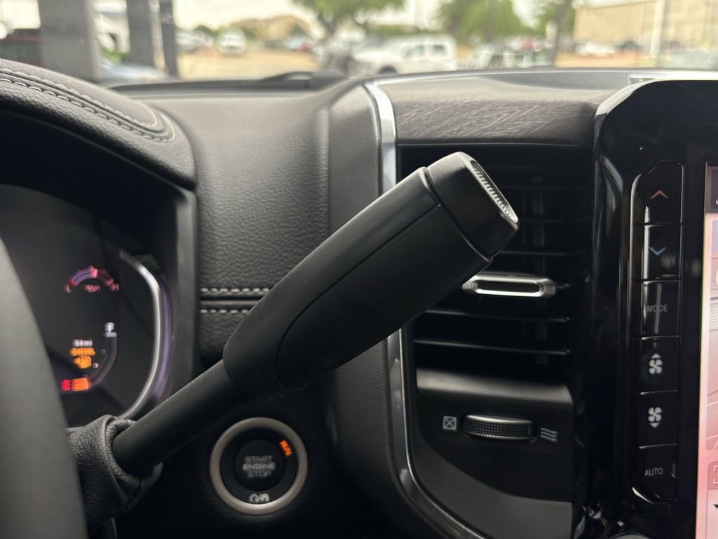 New 2026 RAM 2500 Laramie AWD/4WD image 15