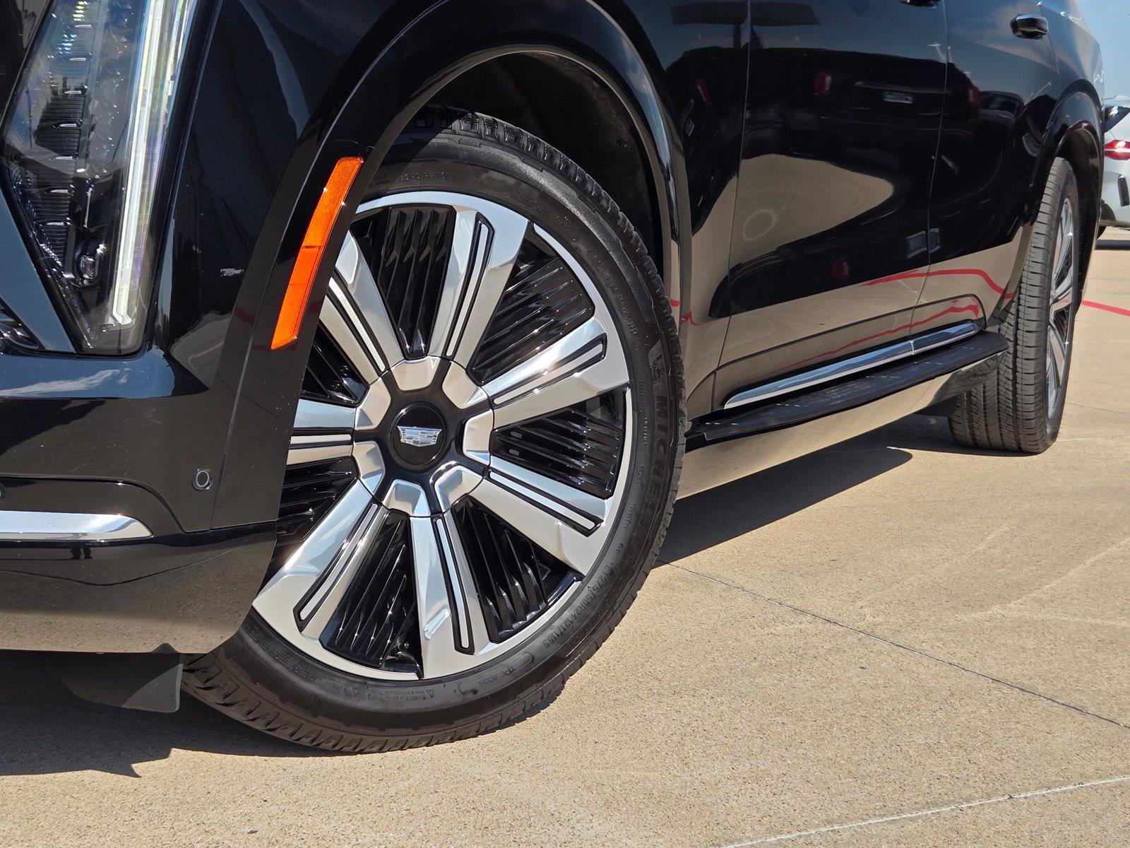 Certified 2026 Cadillac Escalade IQ Luxury 2 AWD/4WD image 8