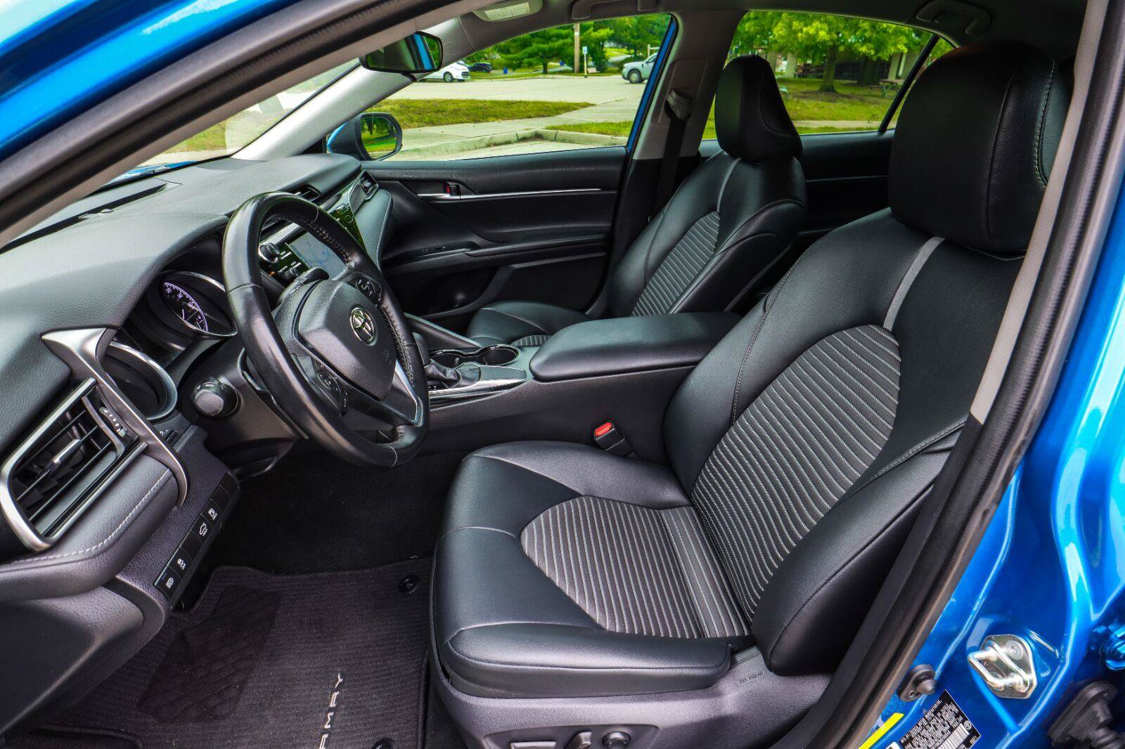 Used 2019 Toyota Camry SE FWD image 33