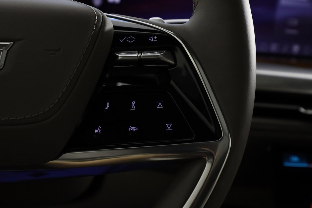 Used 2025 Cadillac Escalade Sport Platinum w/ LPO, ONYX Package image 23