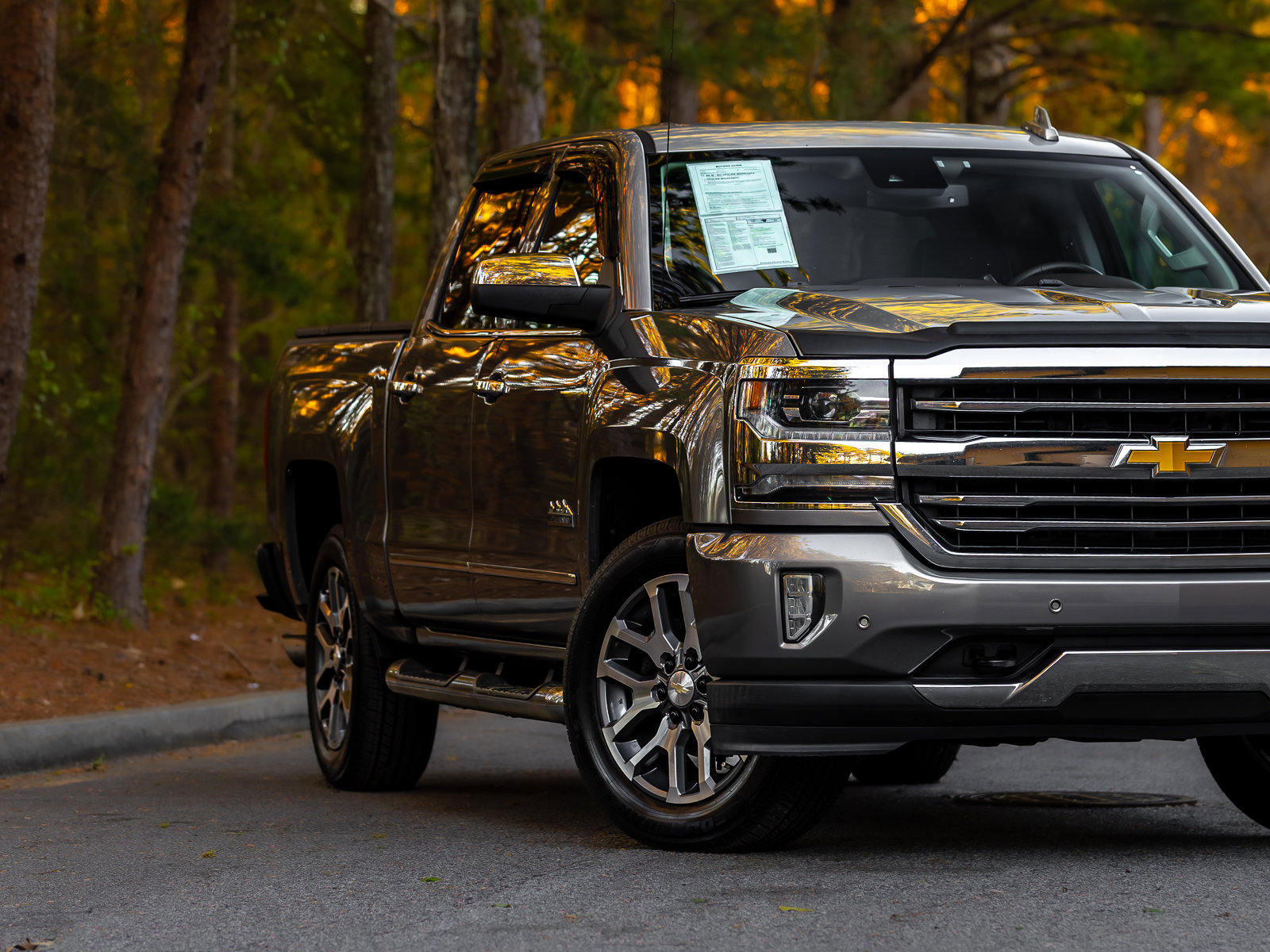 Used 2017 Chevrolet Silverado 1500 High Country image 25