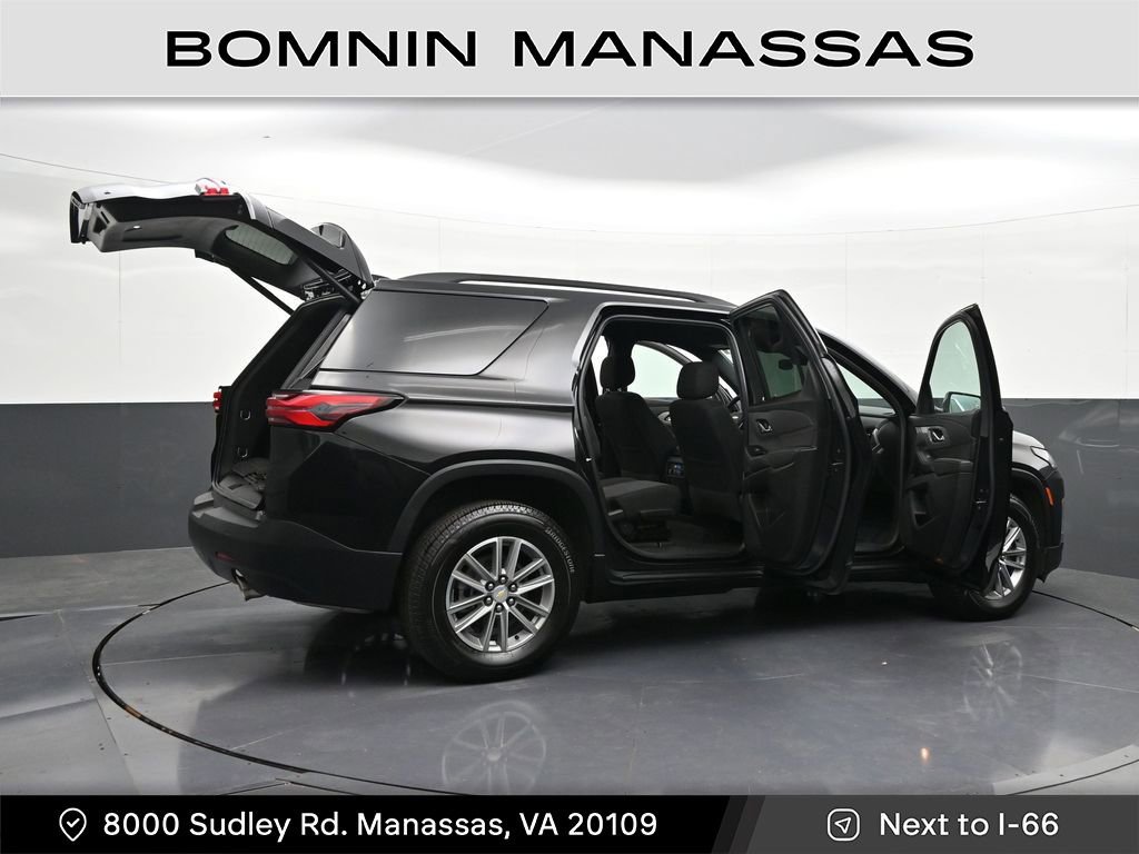 Used 2023 Chevrolet Traverse LT AWD/4WD image 40