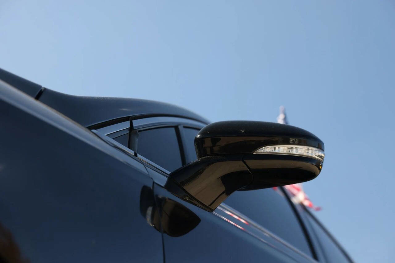 Used 2018 Ford Fusion SE w/ Fusion SE Technology Package image 13