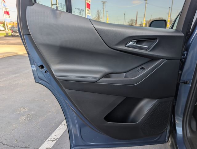 Used 2025 Chevrolet Equinox LT w/ Midnight Edition image 14