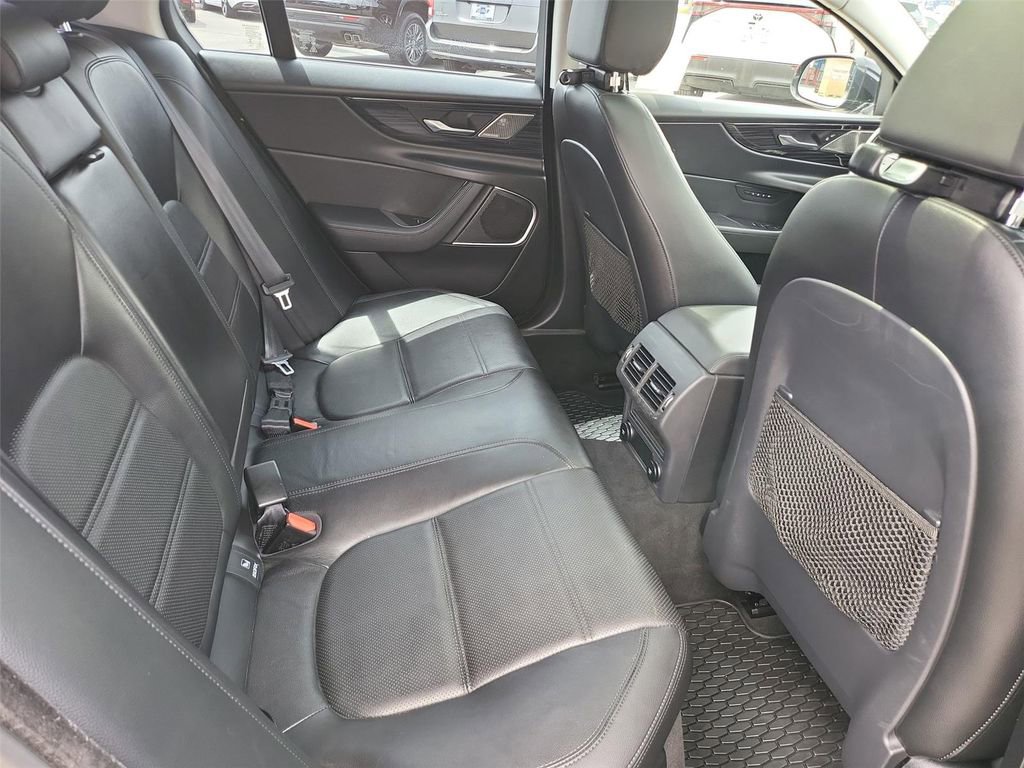 Used 2020 Jaguar XE S RWD image 20