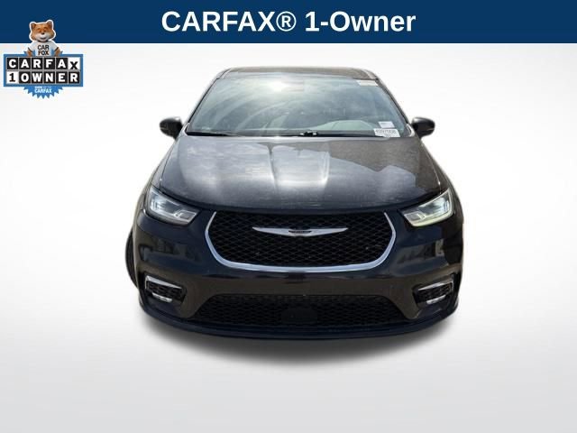 Used 2023 Chrysler Pacifica Touring-L image 2