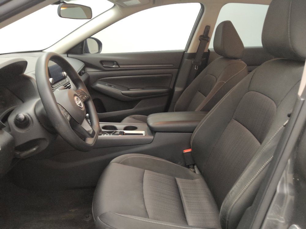 Used 2025 Nissan Altima 2.5 S FWD image 17