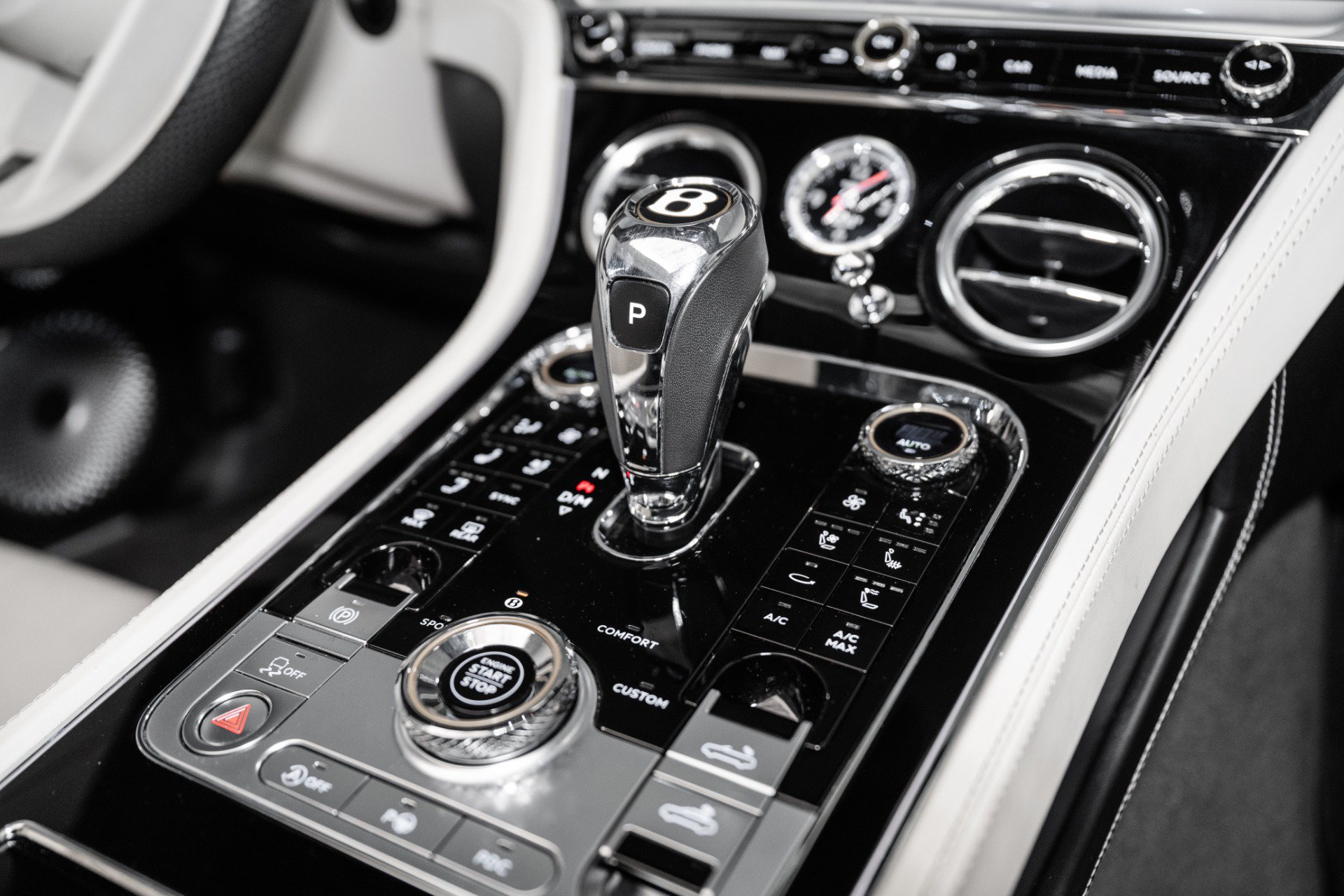 Certified 2020 Bentley Continental GT V8 AWD/4WD image 37