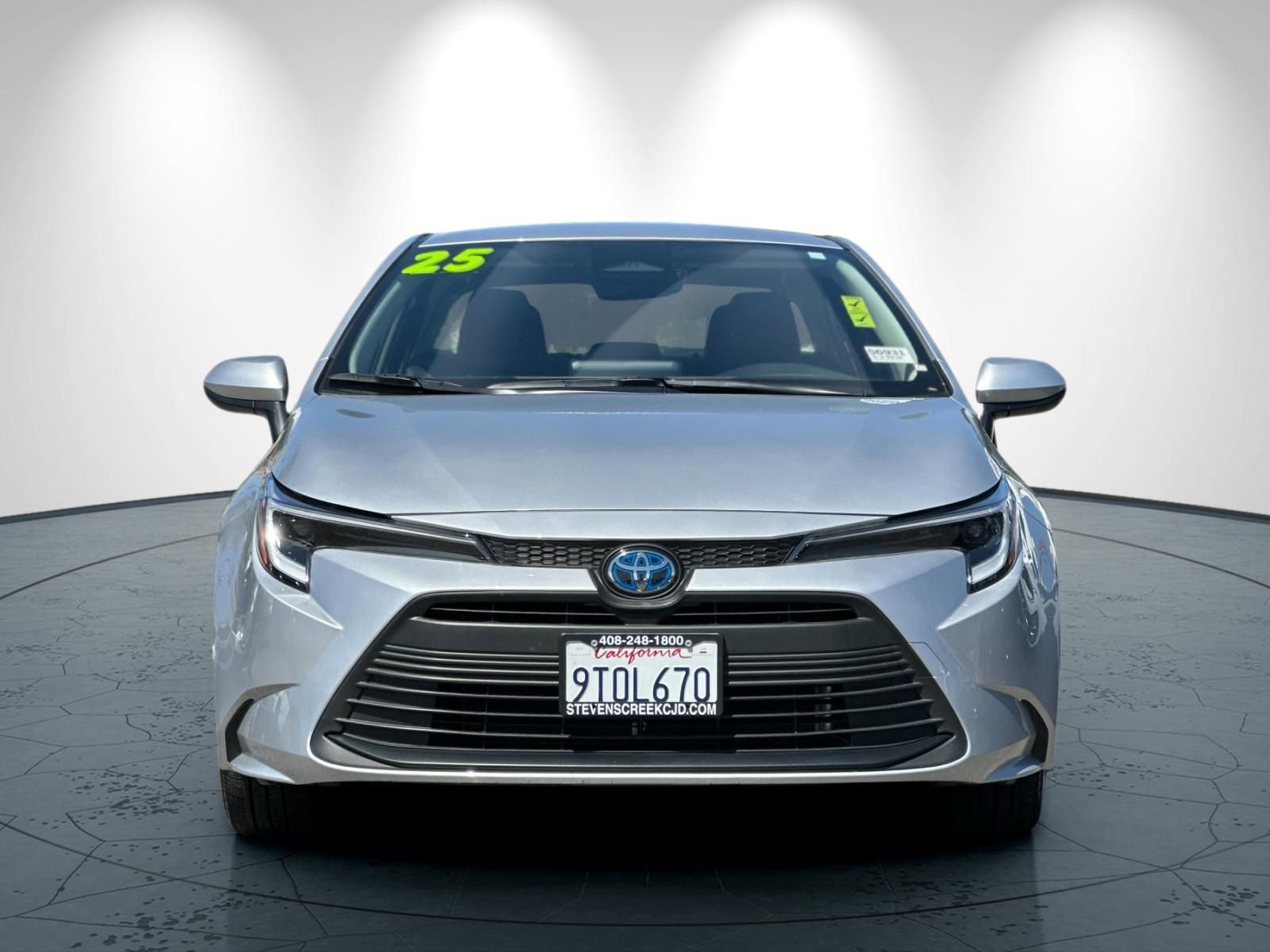 Used 2025 Toyota Corolla LE w/ Convenience Package FWD image 9