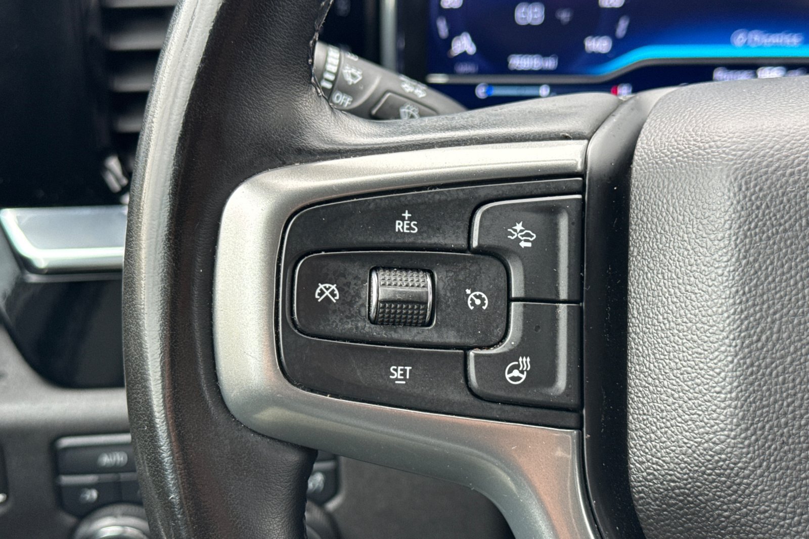 Used 2023 Chevrolet Silverado 1500 LT AWD/4WD image 36