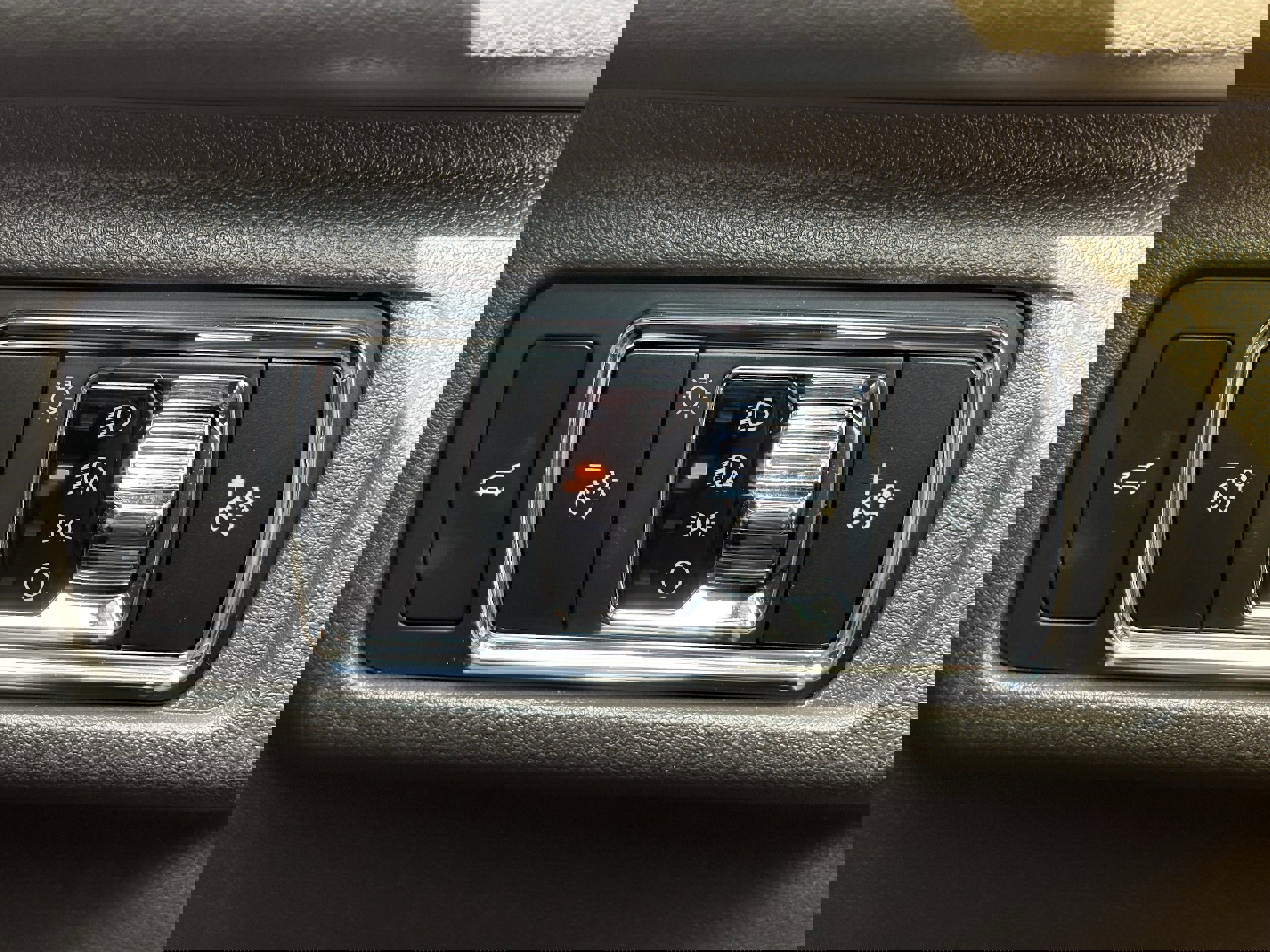 Used 2023 Lincoln Corsair AWD w/ Equipment Group 102A image 18