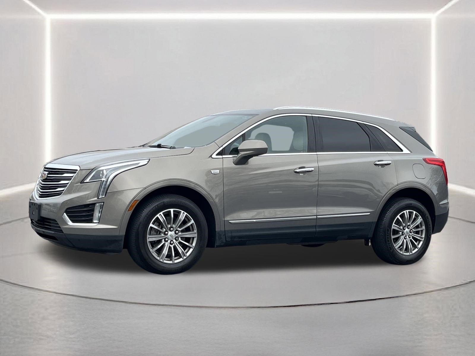 Used 2018 Cadillac XT5 Luxury w/ LPO, Wheel Lock Package image 22