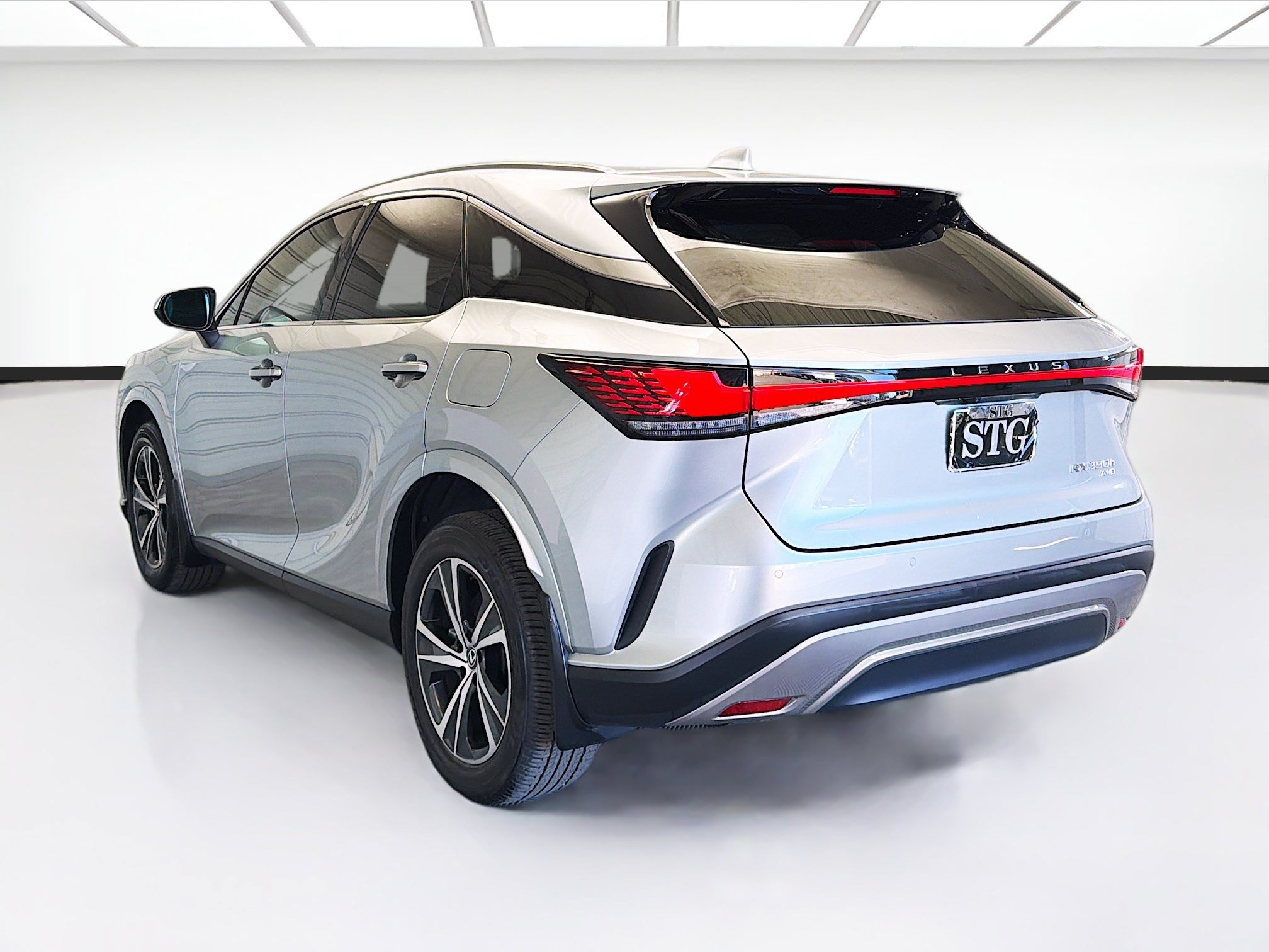 Used 2023 Lexus RX 350h w/ Cold Area Package AWD/4WD image 6