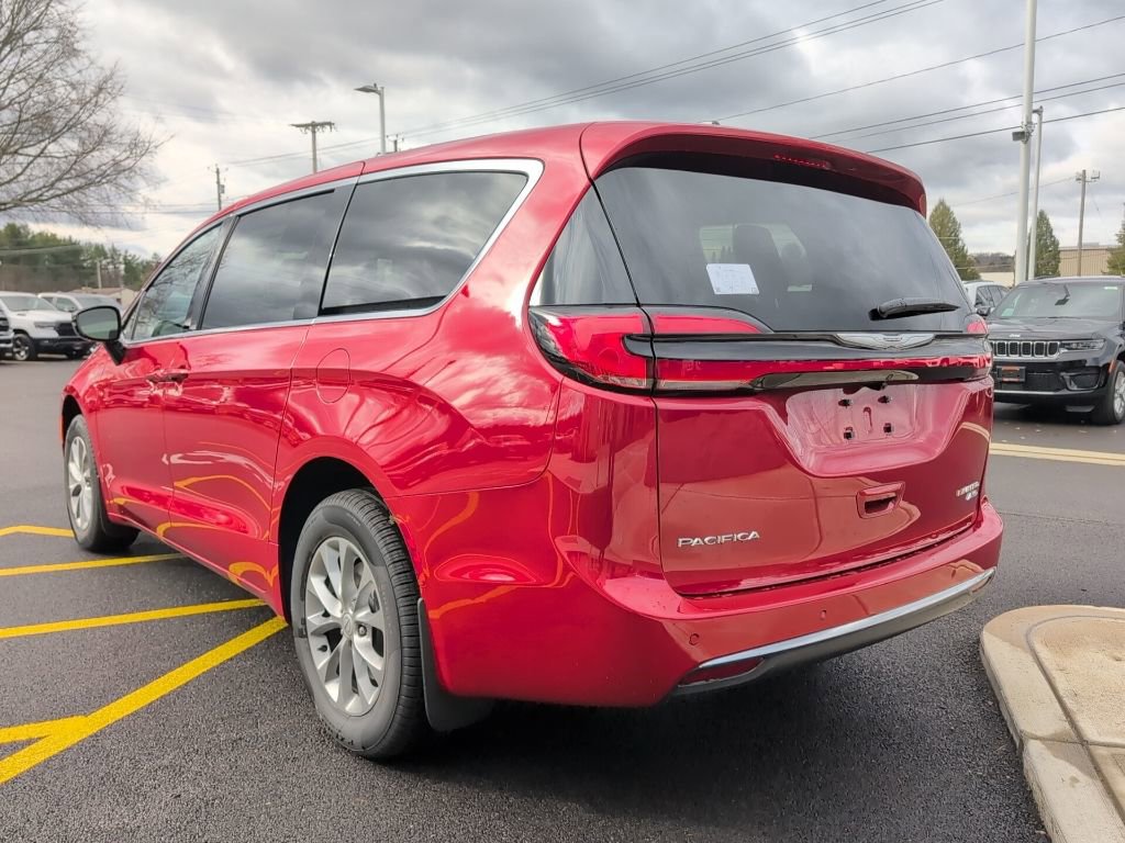 New 2026 Chrysler Pacifica Limited AWD/4WD image 6